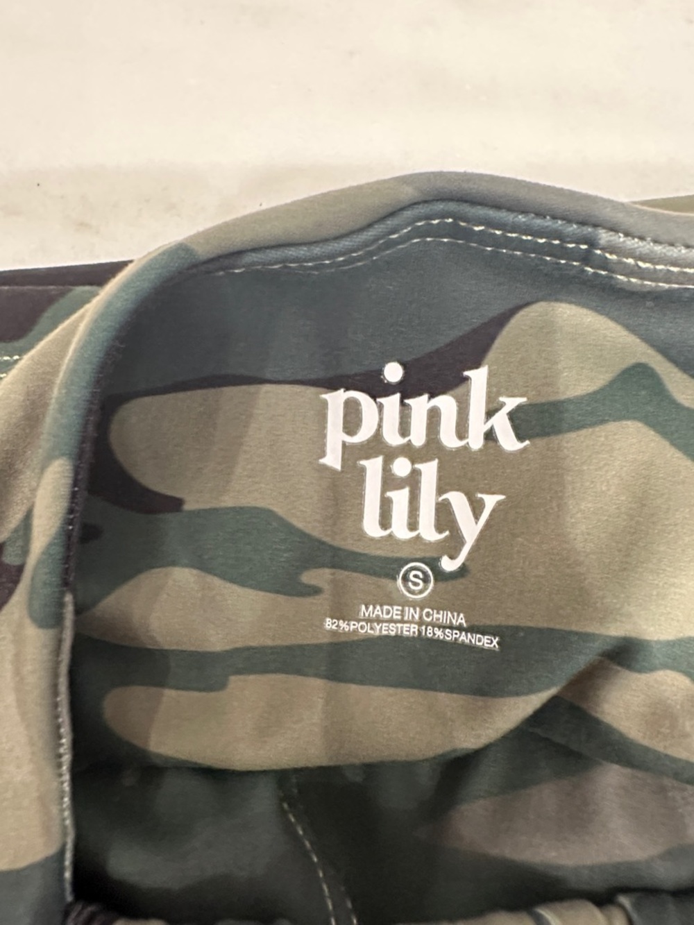 Pink Lily small Camo Sports Bra Top - Green/Olive Camo. Great condition - Picture 3 of 3